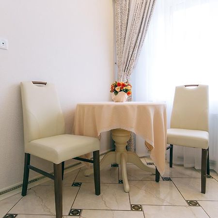 Vip Apartmen Sumy Esterno foto