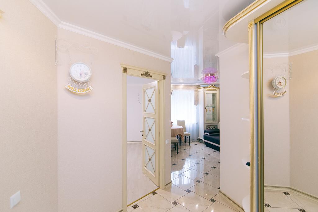 Vip Apartmen Sumy Esterno foto